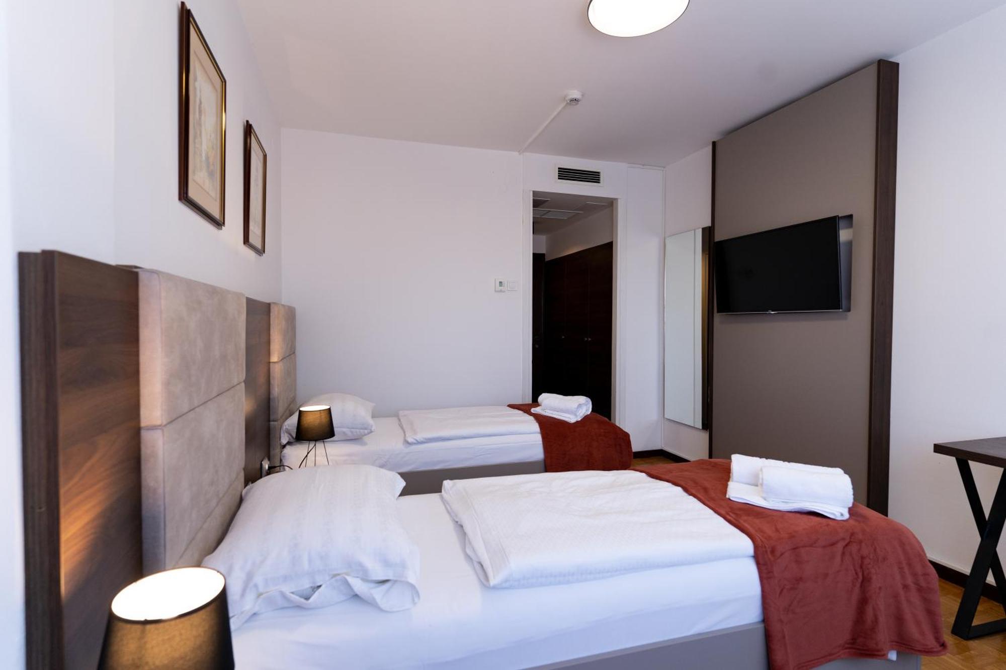 Artearia Hotel Bjelovar Exterior foto